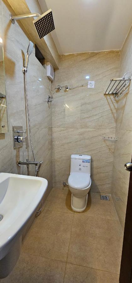 Blueway Residency Downtown Hotel トリバンドラム エクステリア 写真