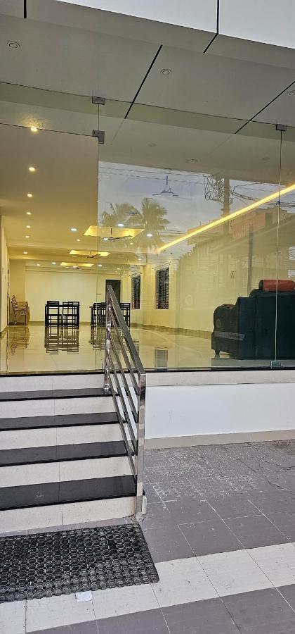 Blueway Residency Downtown Hotel トリバンドラム エクステリア 写真
