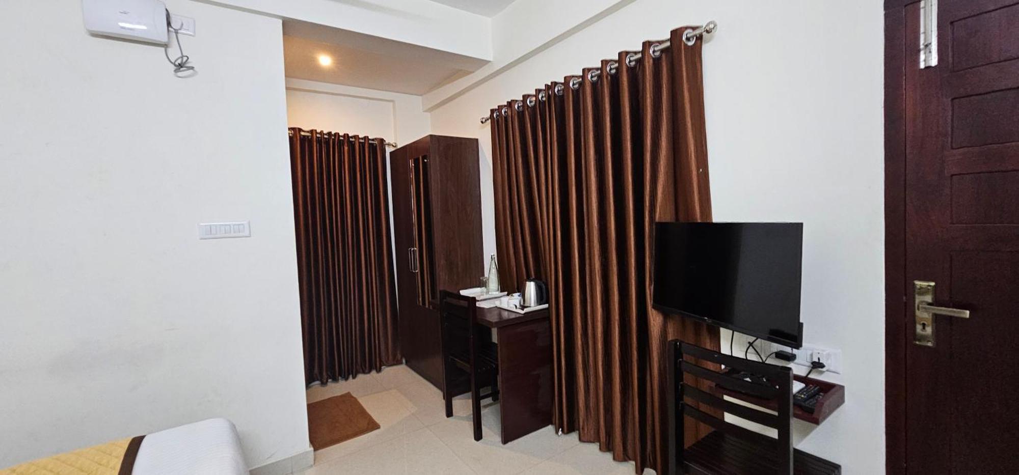 Blueway Residency Downtown Hotel トリバンドラム エクステリア 写真