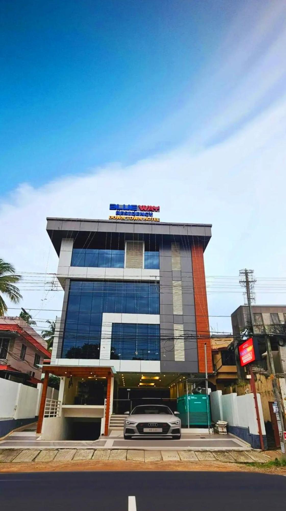 Blueway Residency Downtown Hotel トリバンドラム エクステリア 写真